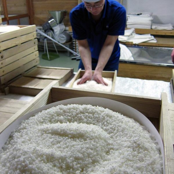 Opening trays